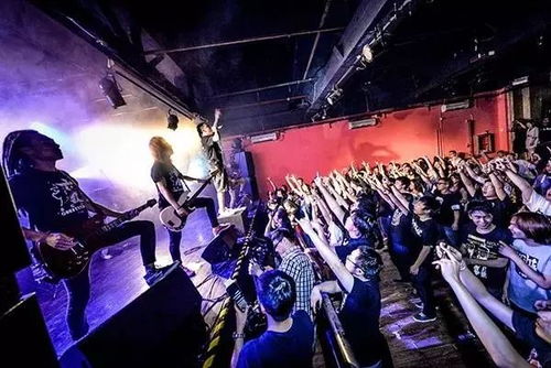 床上竞技派对 深圳站红糖罐上步public店掀起赛事热潮